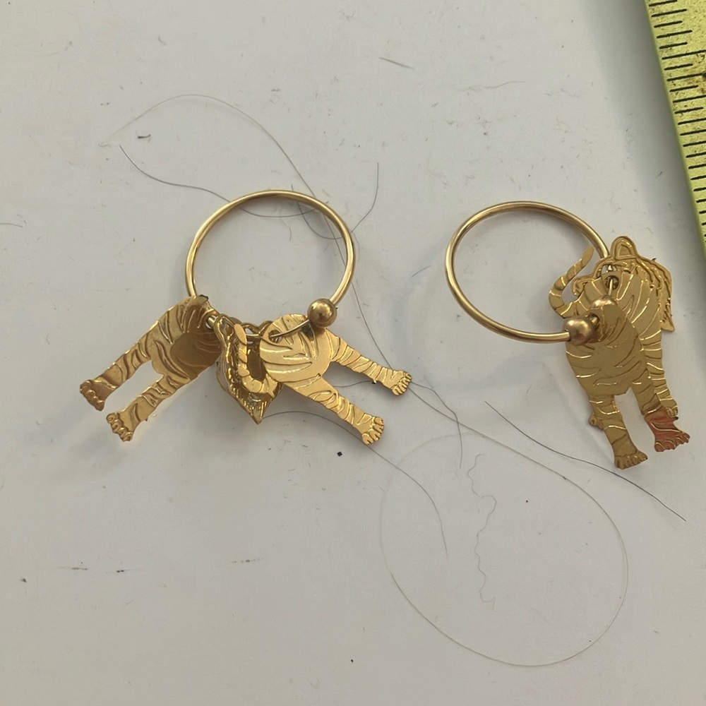Fun contemporary look earrings